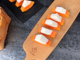 13、木瓜奶冻,切小块即可开吃啦，很爽口哦