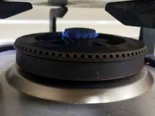 12、卤鸭舌,开小火，烧半小时左右