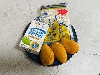 1、芒果西米捞,准备好食材