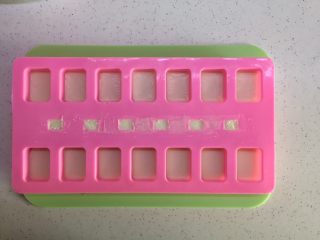 14、有内涵的麻将牌,从冰箱取出硅胶模具