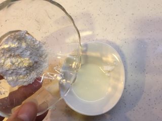 35、有内涵的麻将牌,将低粉3g，糖粉5g，倒入6g水中