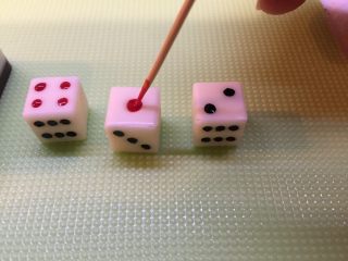 49、有内涵的麻将牌,一点比较大，需要多沾一些面糊，填充饱满，否则晾干之后是不规则圆形，影响美观