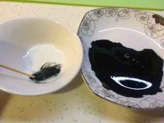 57、有内涵的麻将牌,取少许黑色面糊，与最初的原色面糊混合，调成浅灰色面糊