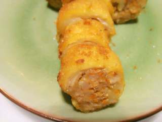 9、黄金鸡肉卷,趁热吃，味道嗯真的美味(⊙o⊙)哦！