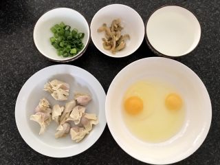 10、小馄饨蒸水蛋,所有食材准备好。