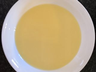 16、小馄饨蒸水蛋,过滤完后很细腻。