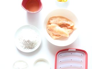 1、自制宝宝鸡肉蔬菜肠（适合24个月以上的宝宝）,准备所有食材