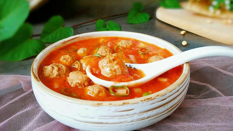 中餐厅番茄牛丸汤