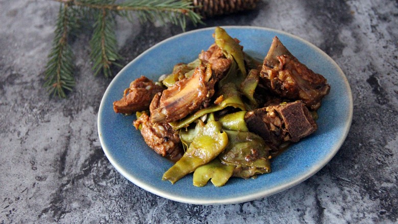 东北菜家常排骨炖豆角