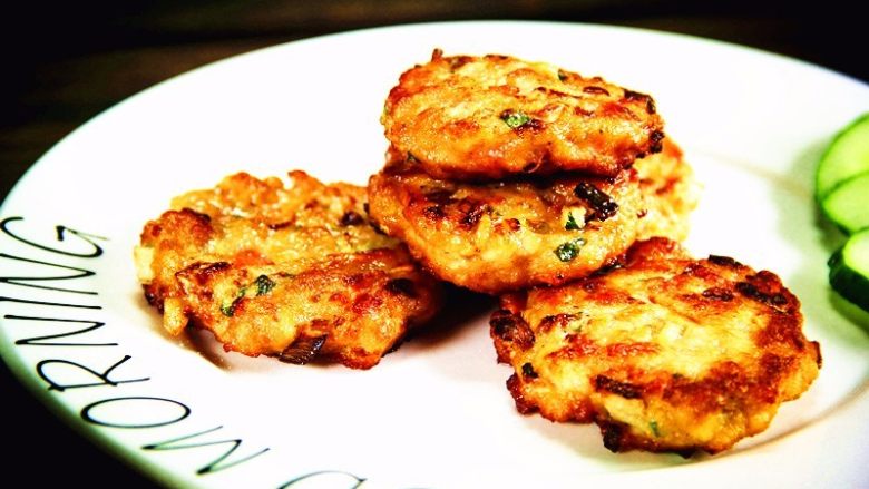 减脂增肌餐杂蔬鸡胸肉饼