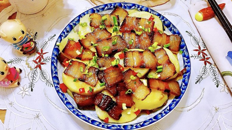 特简单超级香剁椒土豆蒸酱油肉