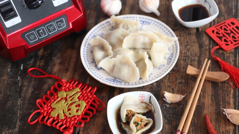 家常水饺香菇胡萝卜韭菜猪肉馅