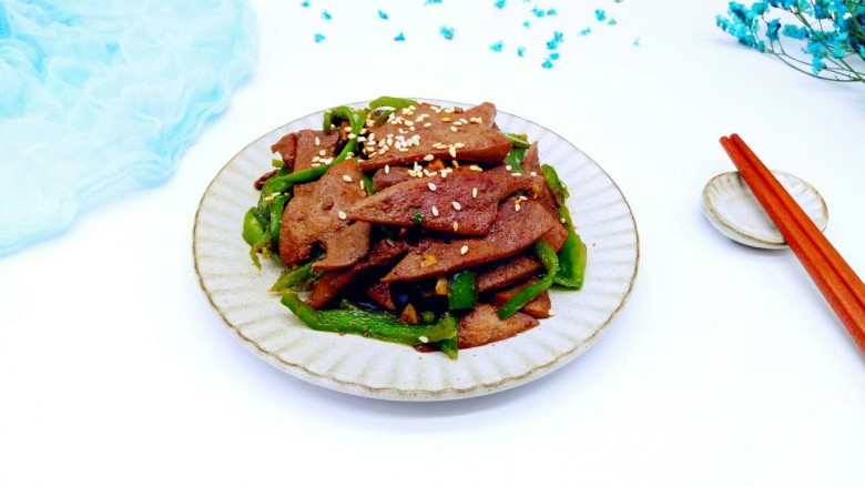 咸味补血护肝青椒炒猪肝