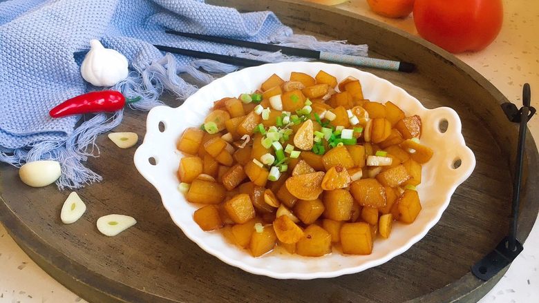 圆土豆蒜子烧土豆