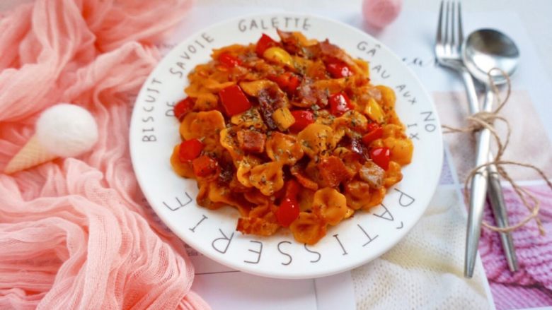 培根炒南瓜蝴蝶面含蝴蝶面的做法