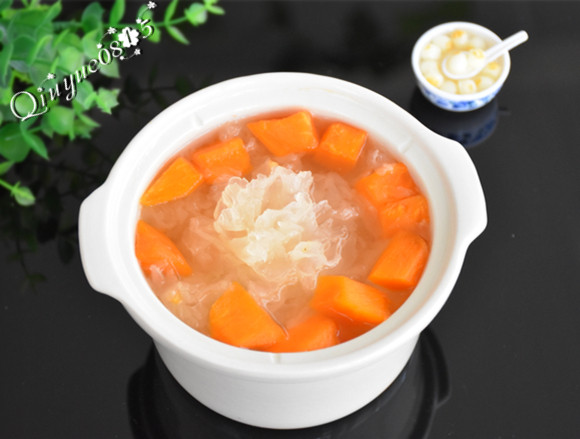 冰糖银耳炖木瓜健康美颜餐