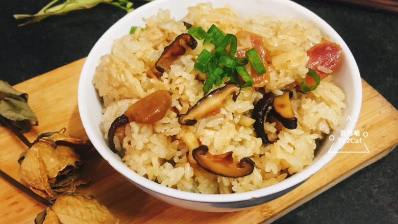 腊肠栗子糯米焖饭快手美味