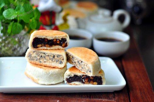 苏式松仁枣泥椒盐麻仁月饼