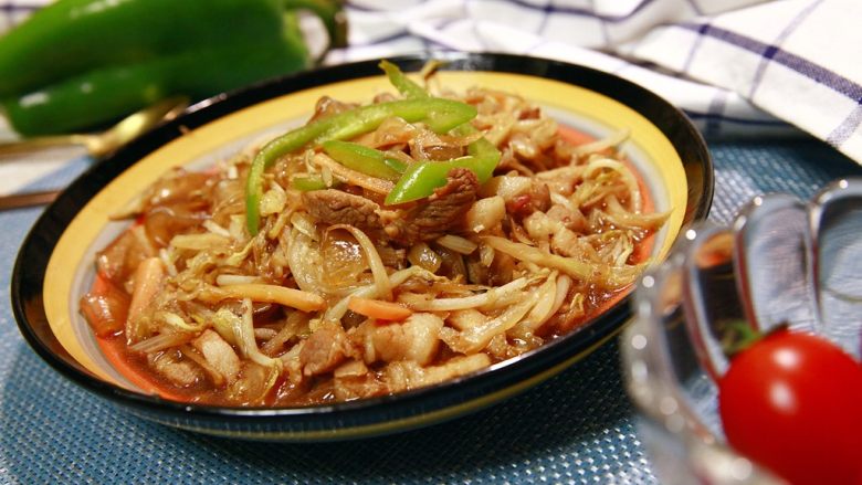 东北那旮沓的美食★酸菜豆芽炒宽粉