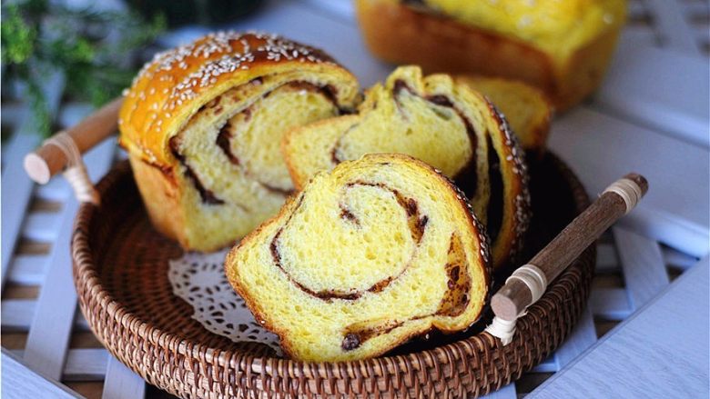 能量满满南瓜红豆芝麻斑纹土司