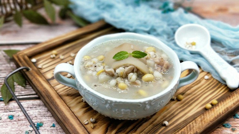 黄豆猪脚汤电饭煲版