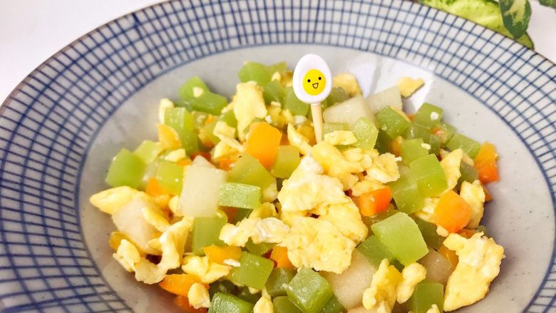 宝宝辅食莴笋梨炒蛋—冬日小清新
