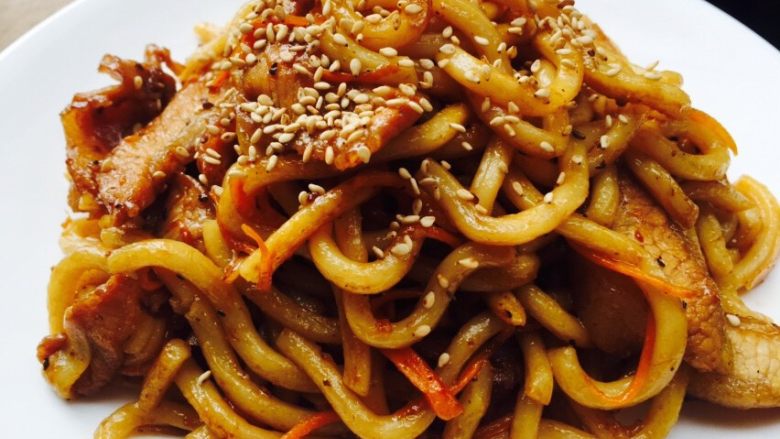 黑椒猪面肉炒乌冬