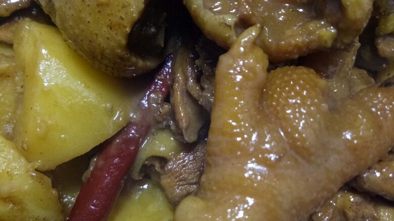 鸡肉炖土豆