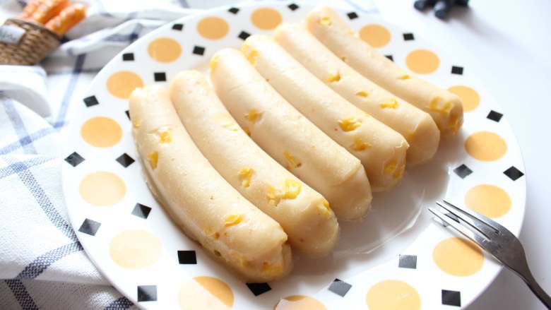 自制宝宝鸡肉蔬菜肠适合24个月以上的宝宝