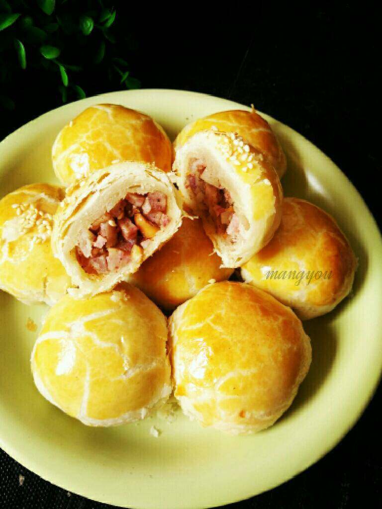 月饼的新打开方式咸酥芋头月饼