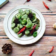 做妈妈的拿手菜五香蚕豆