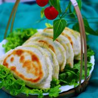 鲜掉眉毛的烟台韭菜盒子