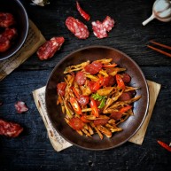 家常菜笋干炒腊肠