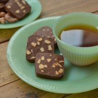 碳烧腰果巧克力饼干