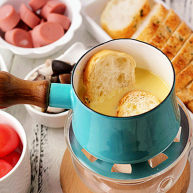 享受异域风味的香浓奶酪火锅