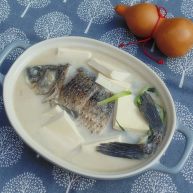 鲫鱼豆腐汤