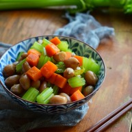 咸味凉拌芹菜花生米