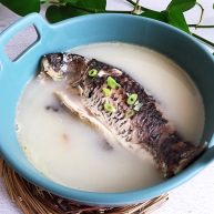 鲫鱼浓汤