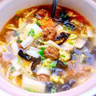 五色食蔬娃娃菜木耳粉丝藕丸汤
