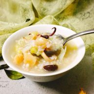 干贝鱿鱼白菜粥鲜甜美味营养