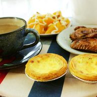 懒懒的下午茶奶茶蛋挞可乐鸡翅水果沙拉