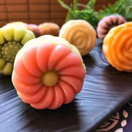 五彩冰皮月饼附奶黄馅做法