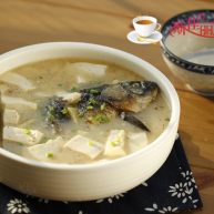 鲫鱼豆腐汤