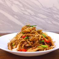 厨房挑战荤菜脆而不腻萝卜条炒肉