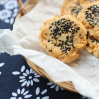 中式点心杏仁酥