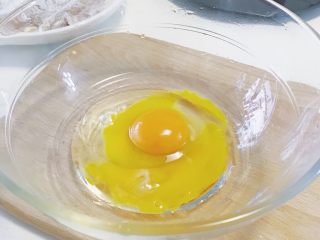 8、“风云”炸鸡排,鸡蛋2个