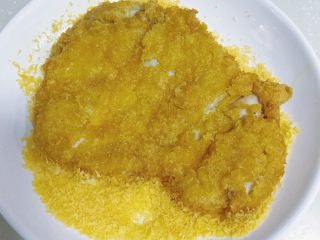 17、“风云”炸鸡排,捞出稍微晾凉