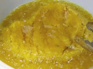 18、“风云”炸鸡排,再一次复炸 使鸡肉外焦里嫩