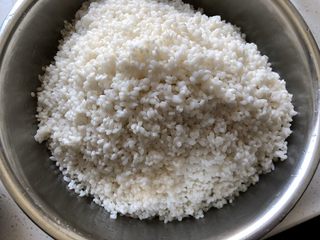 13、蛋黄肉粽,洗净，沥干水分