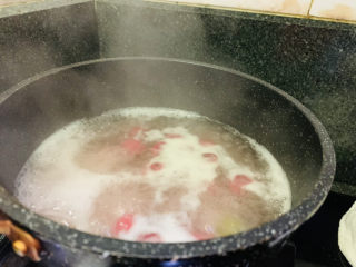 14、水果汤圆,水开的时候加入水果汤圆